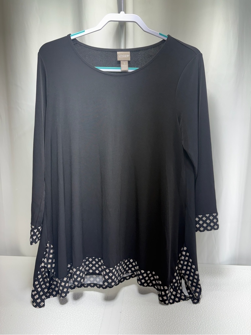 Chico's Black Tunic with Lattice Contrast Trim 4556